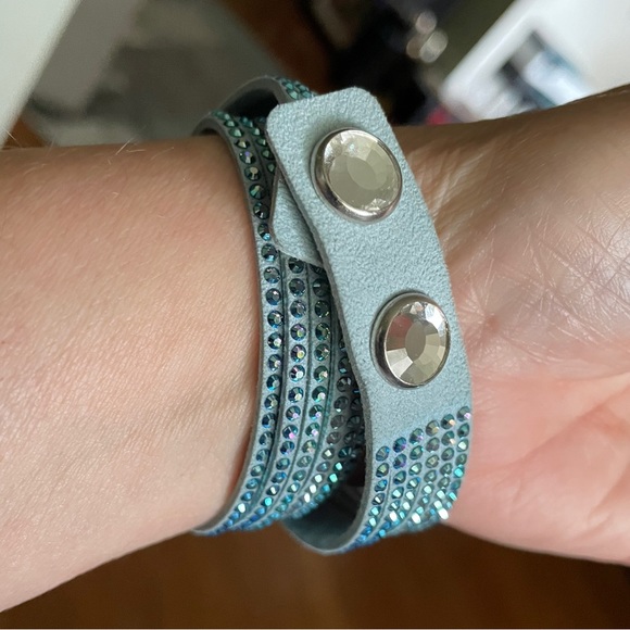 NEW Wrap-star Bracelet.Light Saphire Shimmer crystal. powder blue Alcantara band - Picture 3 of 5